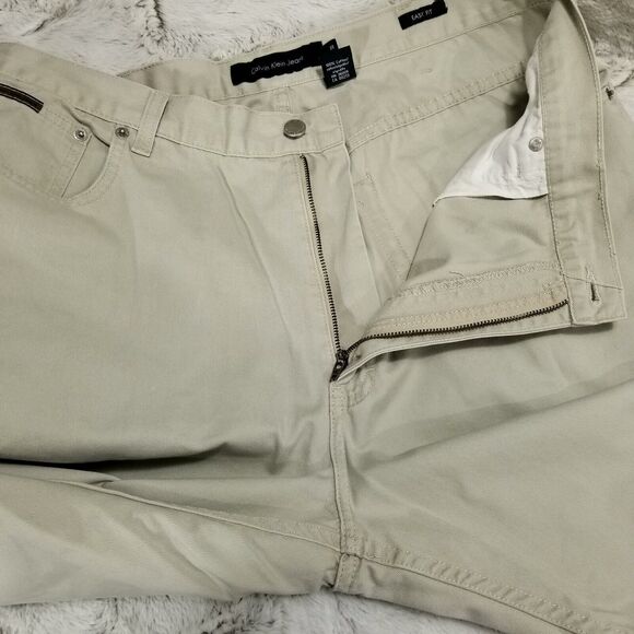 Calvin Klein Jeans Mens 38×30 Silver Easy Fit Flat front Straight - Picture 8 of 14